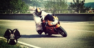 Nach der Spendenfahrt werden die Hasenbeine in die Hand genommen, die Knieschleifer freigelegt und der Hase lässt es brennen :-P