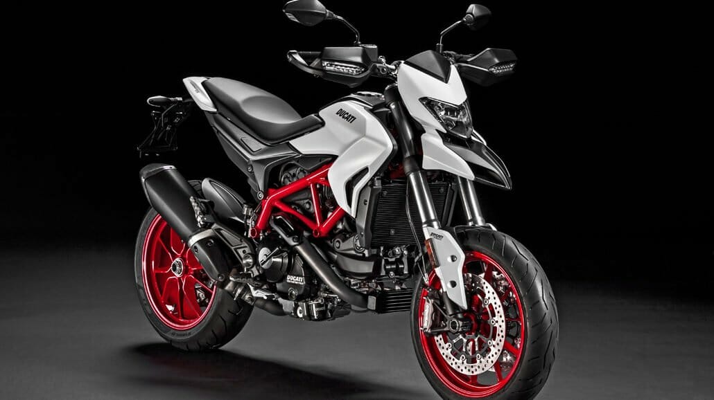 8-Hypermotard 939 01