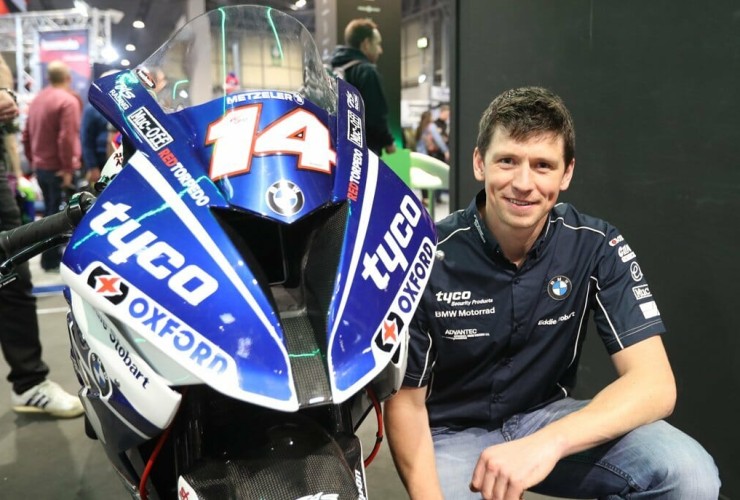 Tyco BMW Dan Kneen TT 2018 MotorcyclesNews 4
