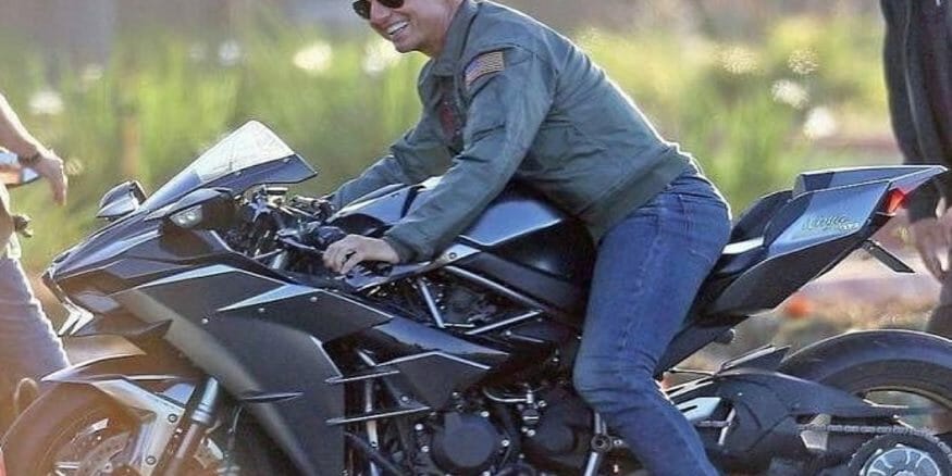 Tom-Cruise-Riding-Kawasaki-Ninja-H2