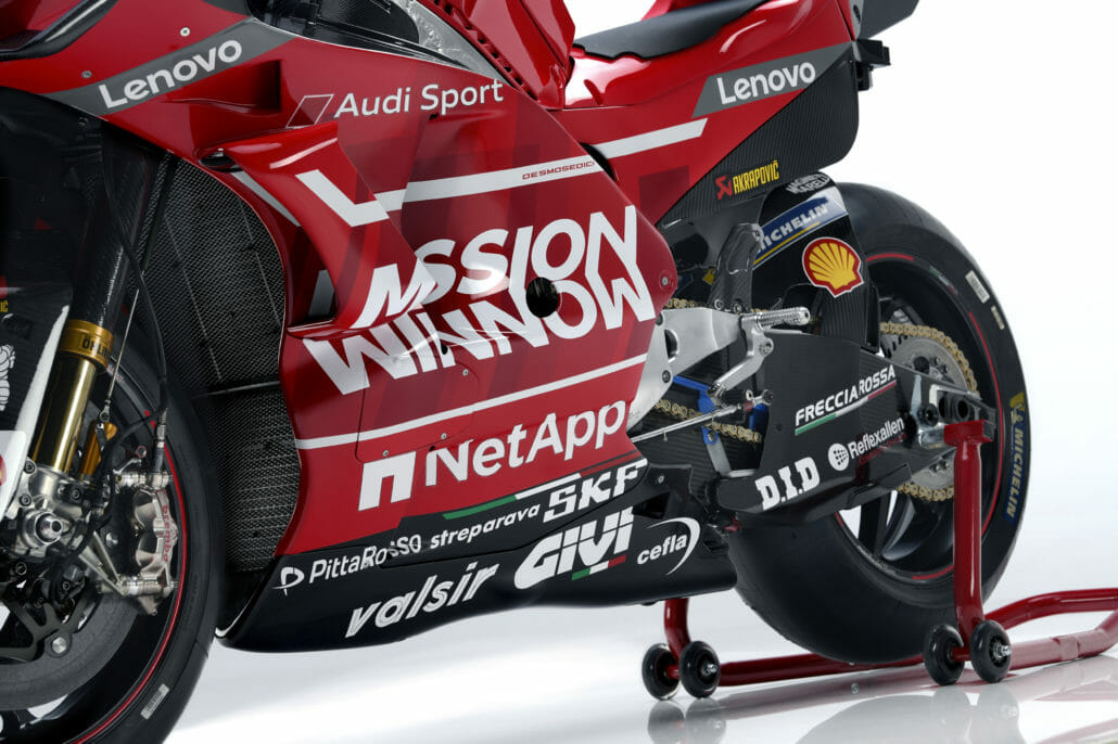 Desmosedici GP Details 04 UC70119 High
