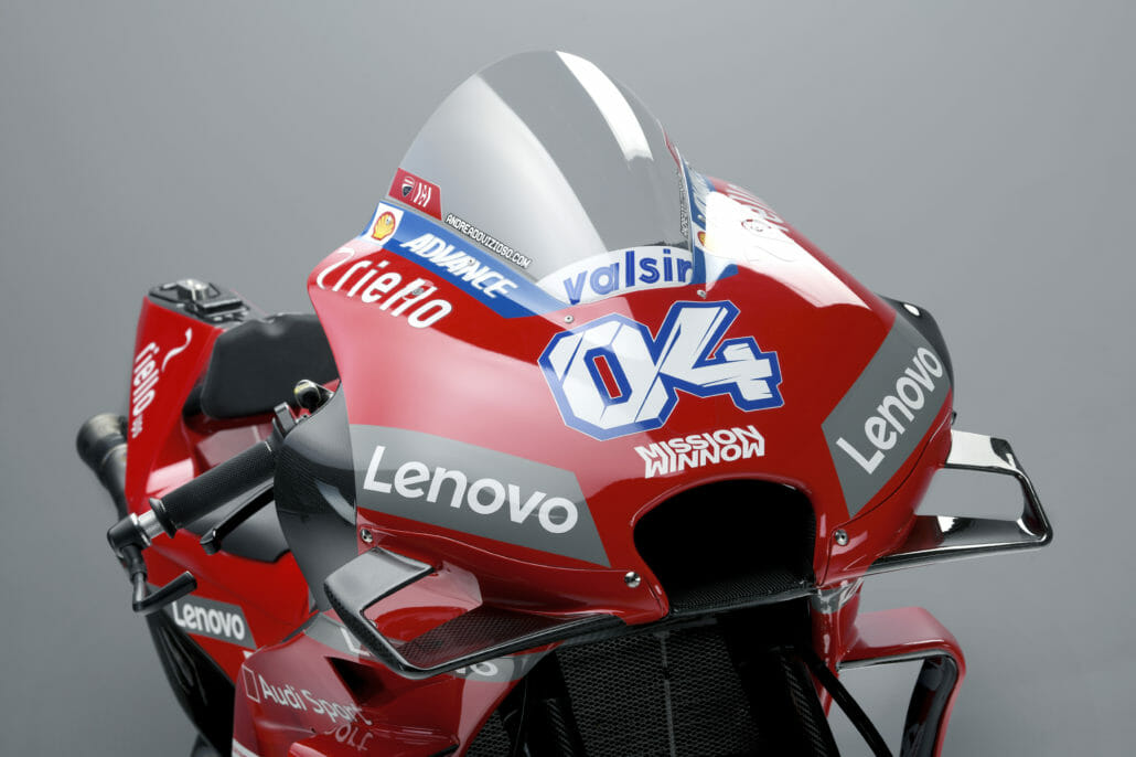 Desmosedici GP Details 06 UC70122 High