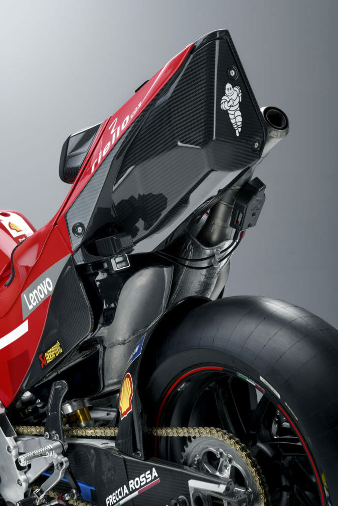 Desmosedici GP Details 09 UC70125 High