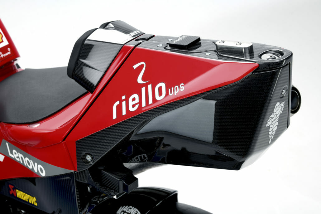 Desmosedici GP Details 12 UC70128 High
