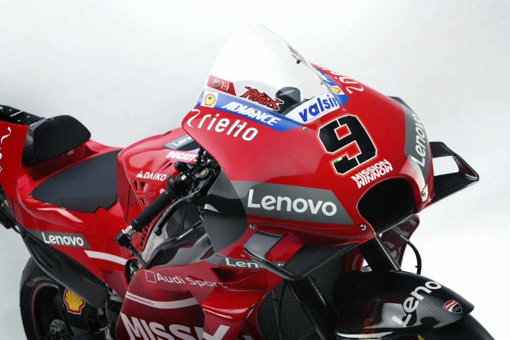Desmosedici GP Details 15 UC70131 High