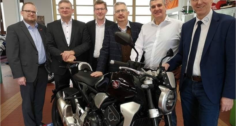 164833_CB1000R_wird_Schulungsfahrzeug_der_Joseph-von-Fraunhofer-Berufsfachschule