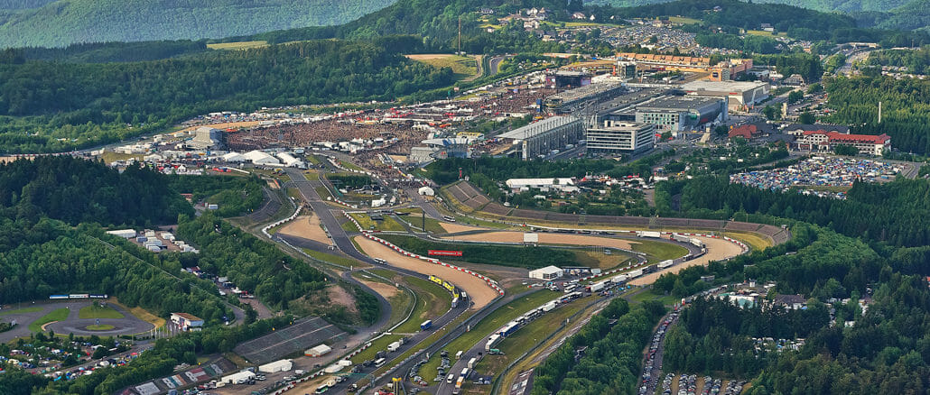 111/ Rock am Ring Nürburgring, Luftaufnamen. EUROPA, Deutschland, Rheinland-Pfalz, Adenau, Nuerburg, Nuerburgring, Nordschleife, 14/06/07 19:19:38: Copyright by Robert Kah / imagetrust Veröffentlichung nur nach Rücksprache mit dem Bildautor.