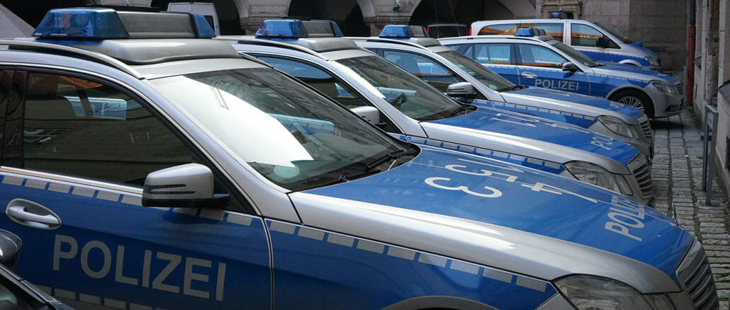 cropped-police-cars-271216.jpg