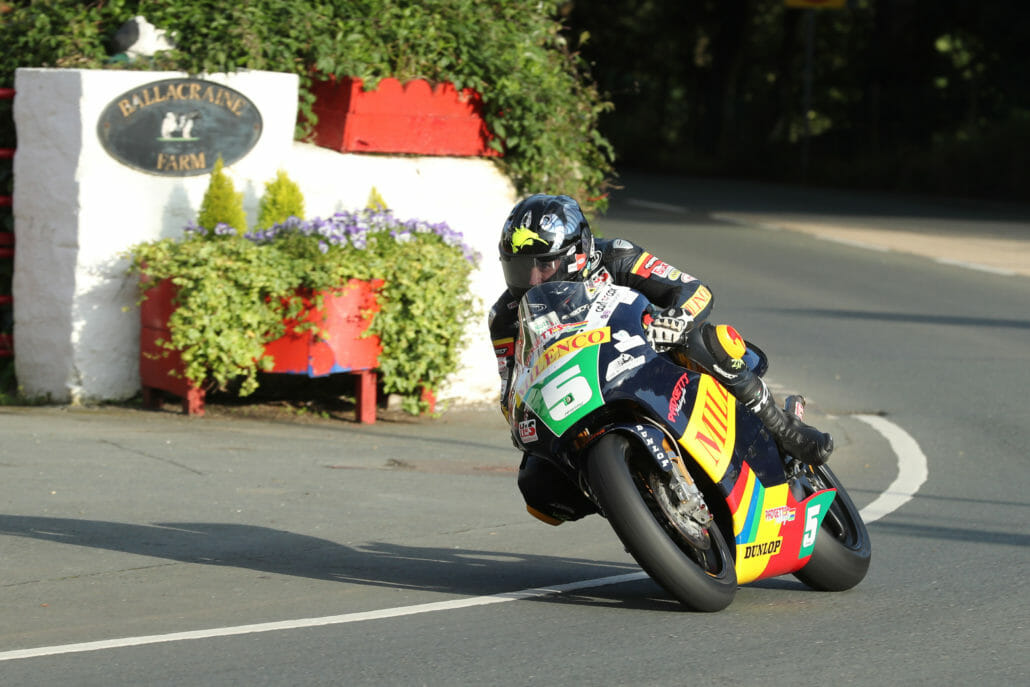 Bruce Anstey winns Lightweight Classic TT › Motorcycles.News ...