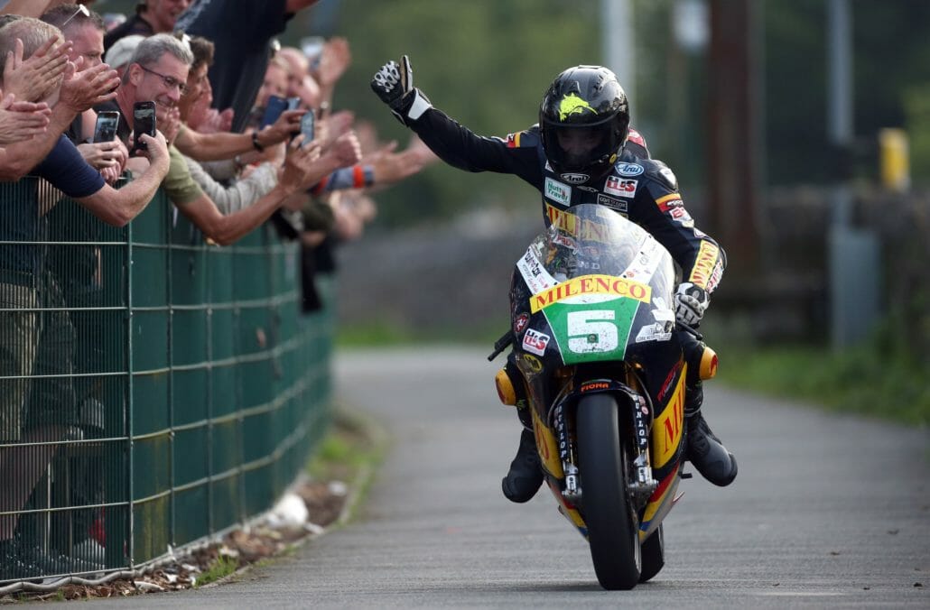 Bruce Anstey gewinnt Lightweight Classic TT 29 a77j6532 8f8f2aaa