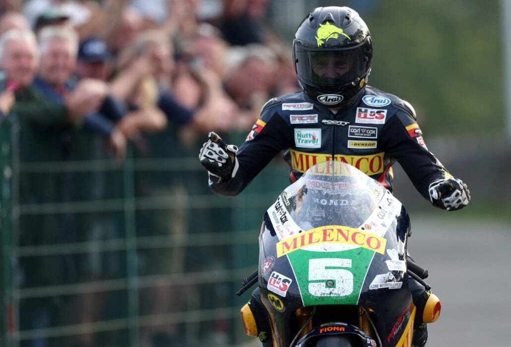 Bruce Anstey gewinnt Lightweight Classic TT 30 a77j6550