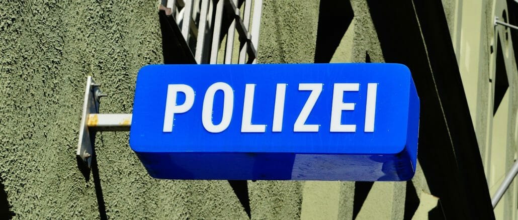cropped-police-1530531.jpg