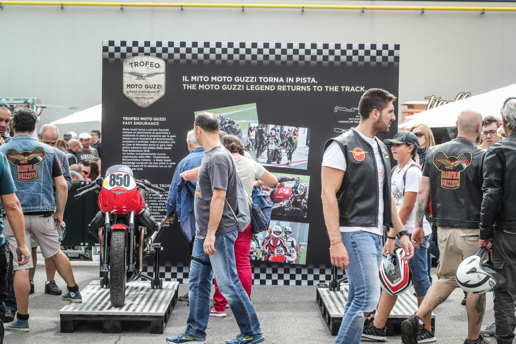 01 Moto Guzzi Village