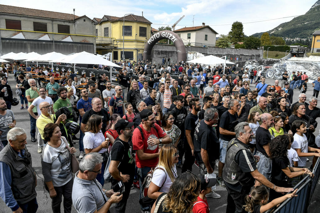 03 Moto Guzzi Village