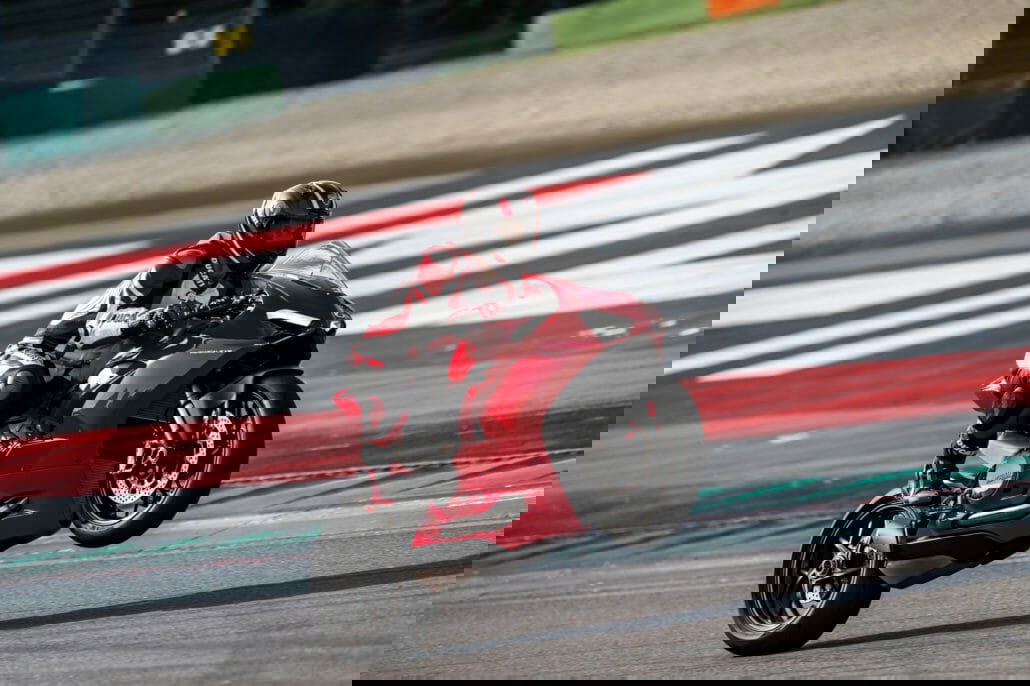 Ducati Panigale V2 for 2020 32 Ducati Panigale V2 Motorcycle News App Motorrad Nachrichten App MotorcyclesNews 22