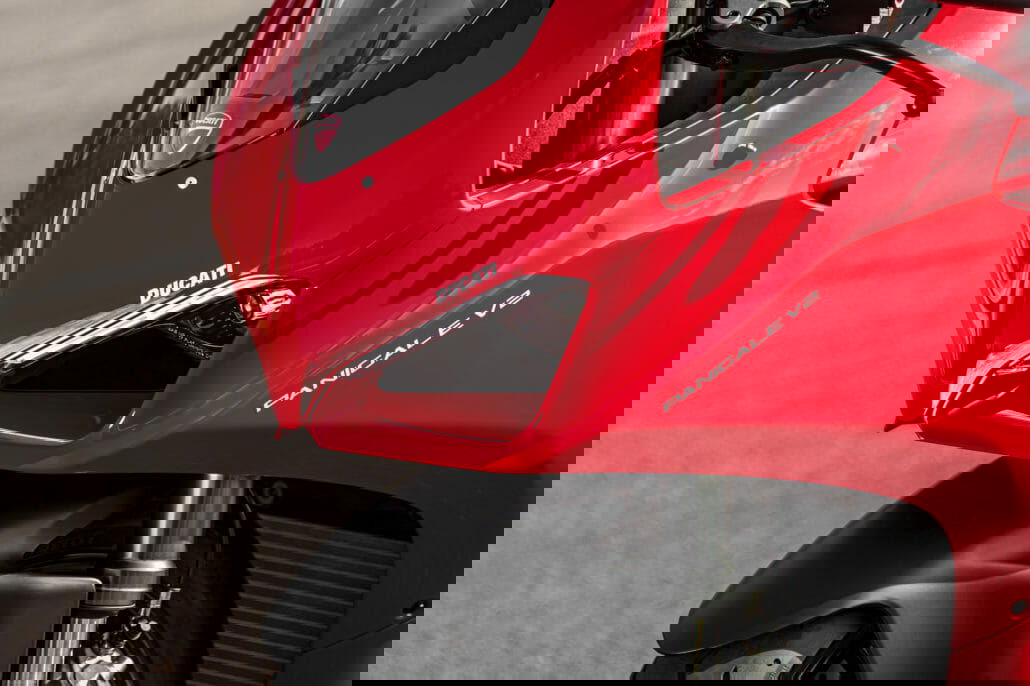 Ducati Panigale V2 for 2020 33 Ducati Panigale V2 Motorcycle News App Motorrad Nachrichten App MotorcyclesNews 27
