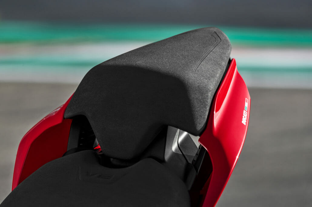 Ducati Panigale V2 for 2020 34 Ducati Panigale V2 Motorcycle News App Motorrad Nachrichten App MotorcyclesNews 29