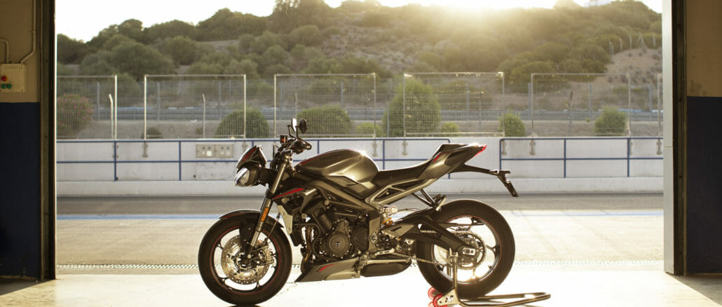 Triumph-Street-Triple-RS-Motorcycle-News-App-Motorrad-Nachrichten-App-MotorcyclesNews-36
