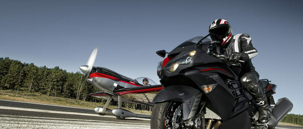 19MY_ZZR1400_Shot_5