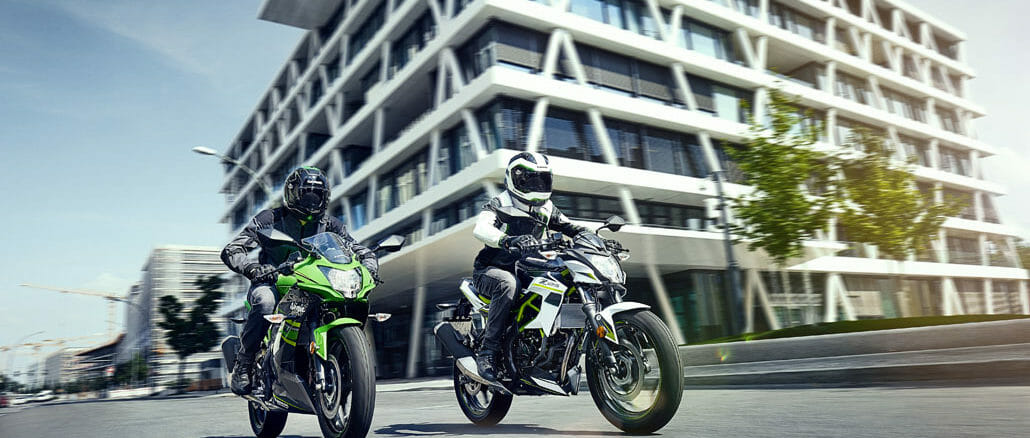 2019_Z125_-_Ninja_125_Action_Image__2_