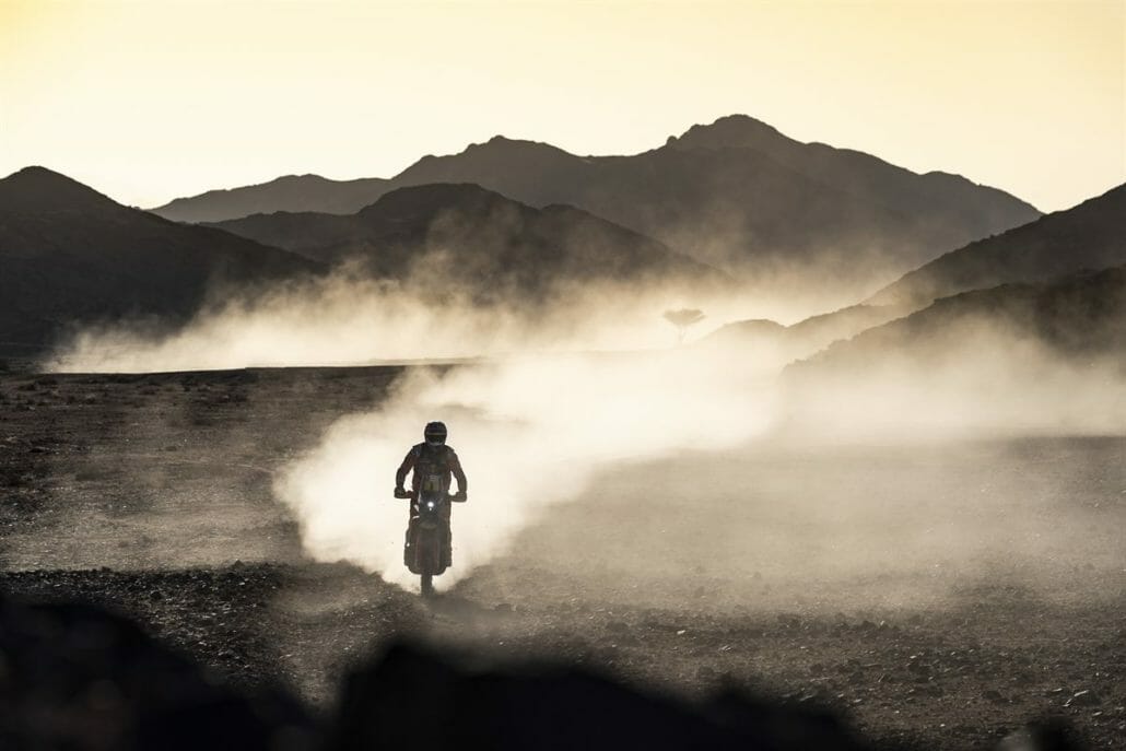 Dakar: Sam Sunderland takes overall lead 2 Toby Price KTM 450 RALLY 2020 Dakar Rally 1