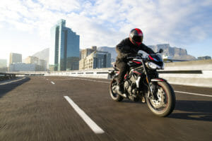 Triumph-Street-Triple-R-MOTORCYCLE-NEWS-APP-MOTORRAD-NACHRICHTEN-APP-MotorcyclesNews-14