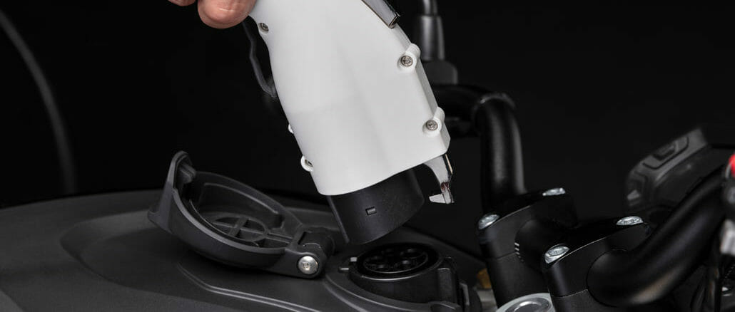 2019_zero-s_detail_charge-tank-charge_4800x3200_press
