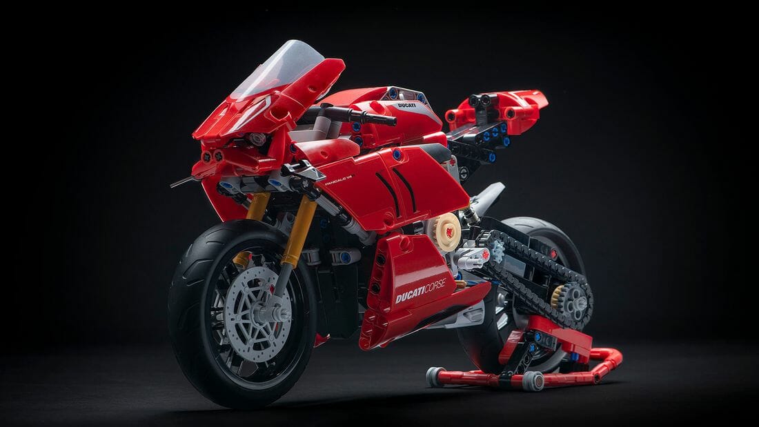 Lego-Ducati-Panigale-V4-R-MOTORCYCLE-NEWS-APP-MOTORRAD-NACHRICHTEN-APP-MotorcyclesNews-5