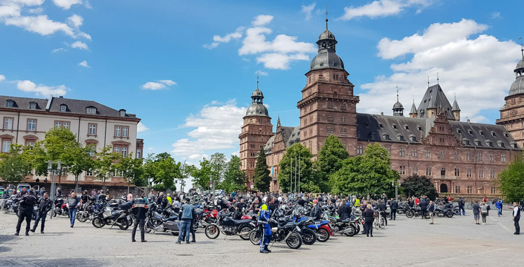 Über 1.000 Biker demonstrieren gegen ein Sonntagsfahrverbot 28 CurveWriter 01