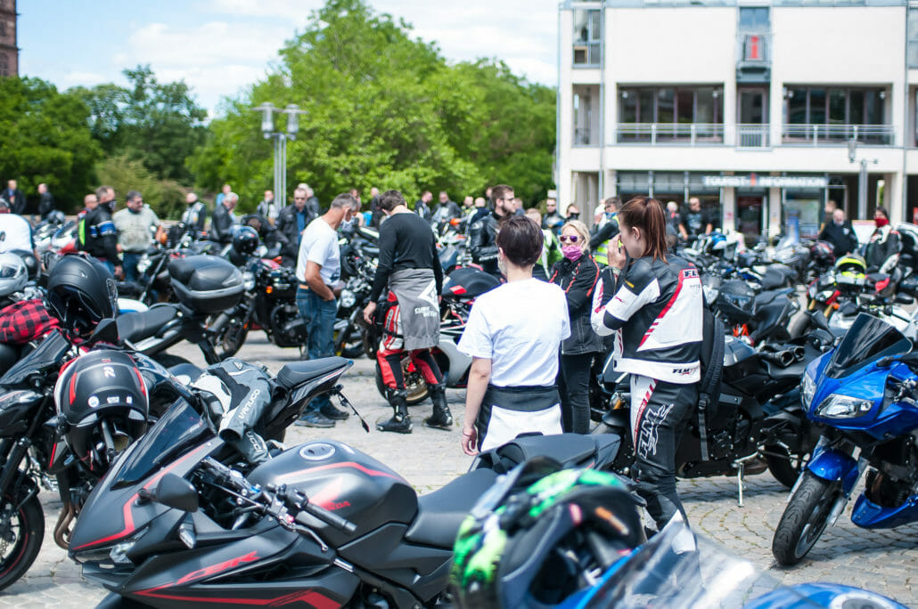 Über 1.000 Biker demonstrieren gegen ein Sonntagsfahrverbot 30 CurveWriter 03