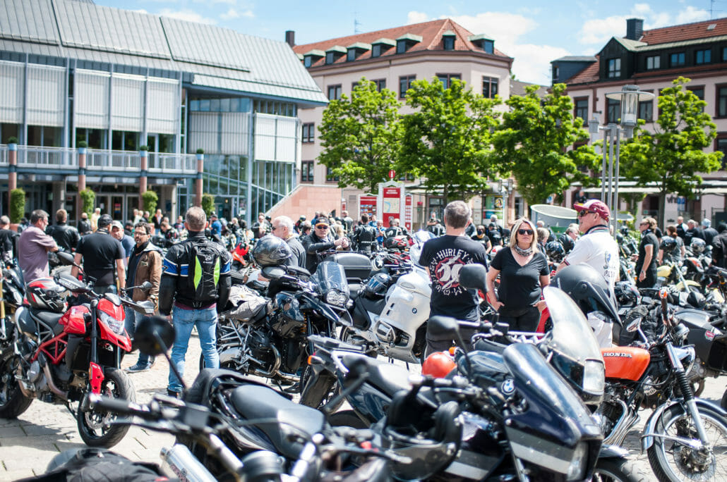 Über 1.000 Biker demonstrieren gegen ein Sonntagsfahrverbot 31 CurveWriter 04