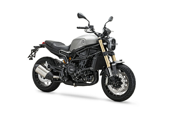 Benelli Leoncino 800 4