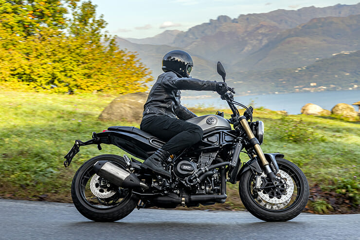 Benelli Leoncino 800 5