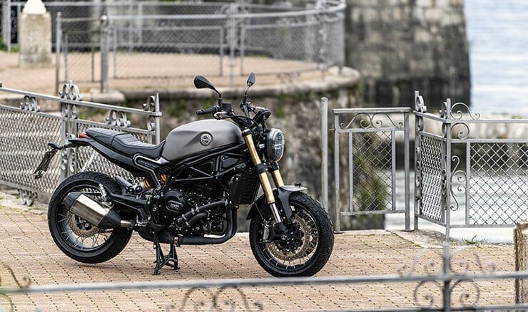 Benelli-Leoncino-800-7