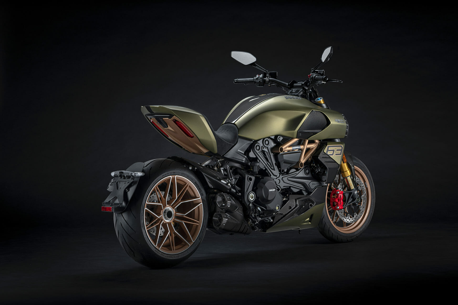 Ducati diavel 1260 lamborghini