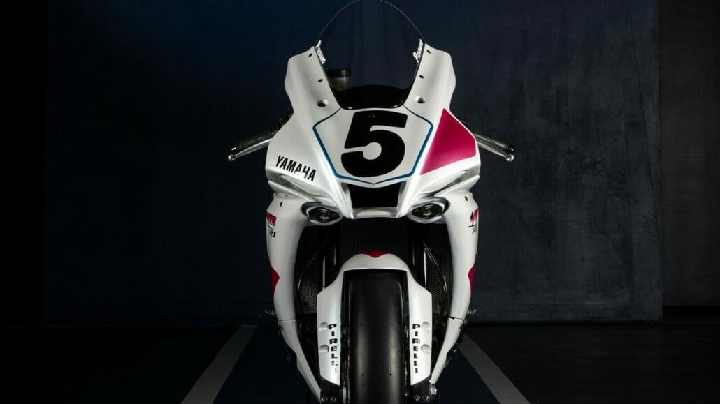 Yamaha R1 Piro Replika 8