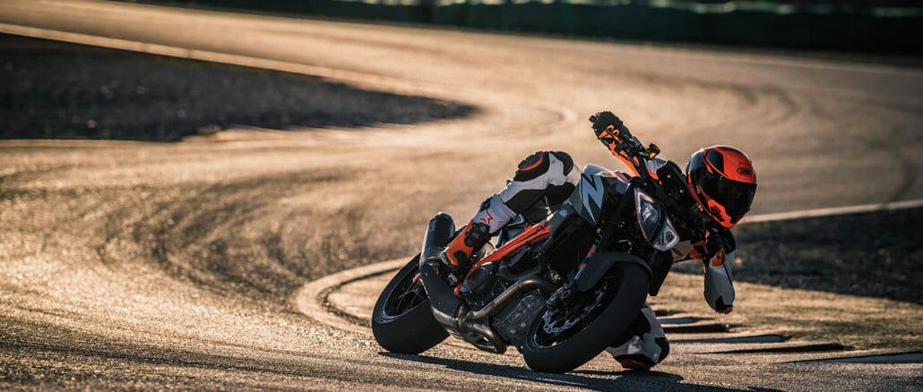 KTM 1290 SUPER DUKE R_Action 07