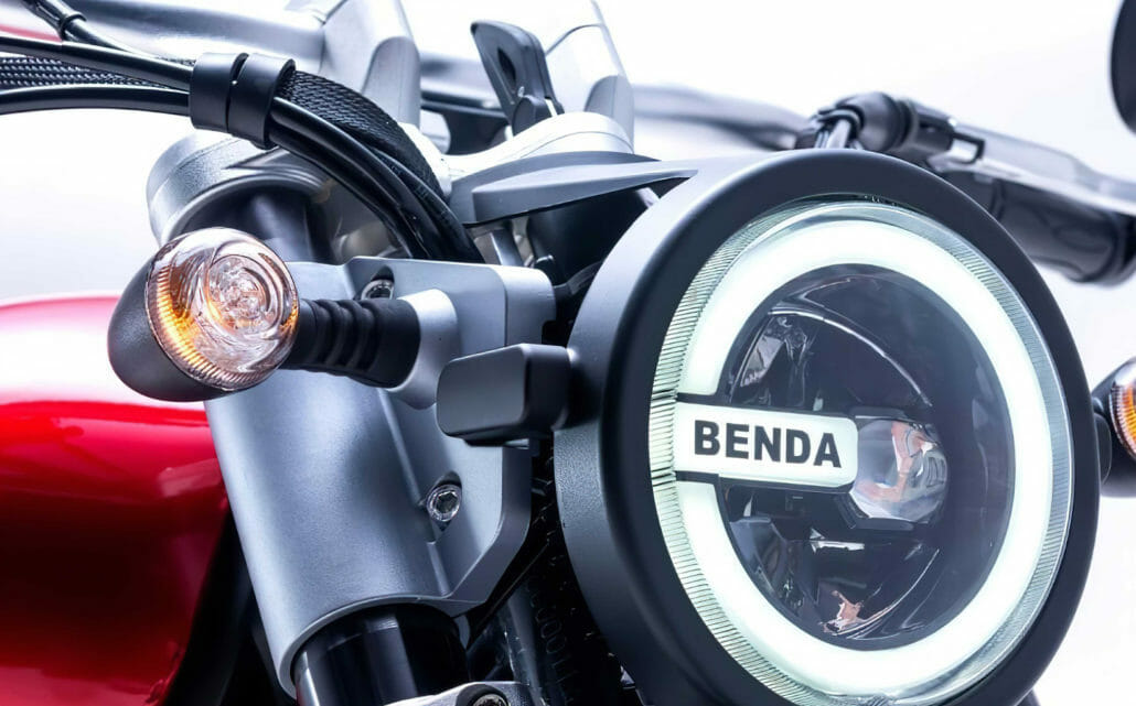Benda BD300 Sporty 19