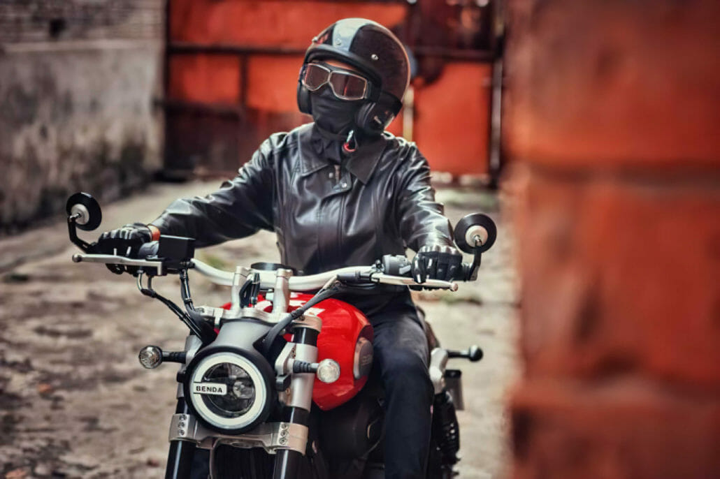 Benda BD300 Sporty 22