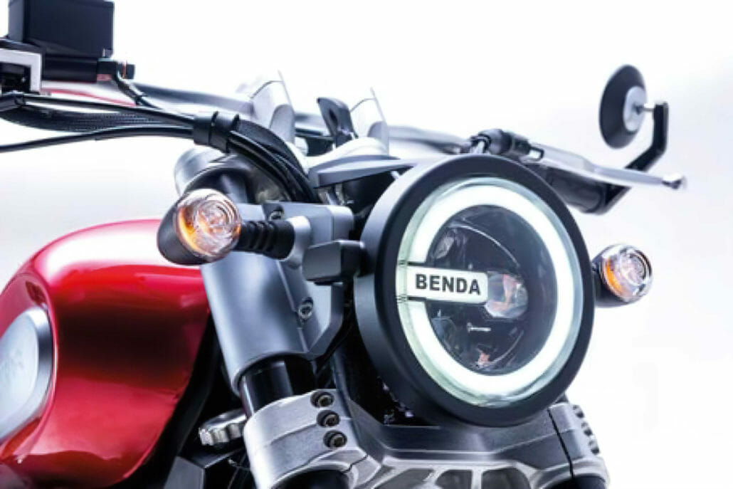 Benda BD300 Sporty 28