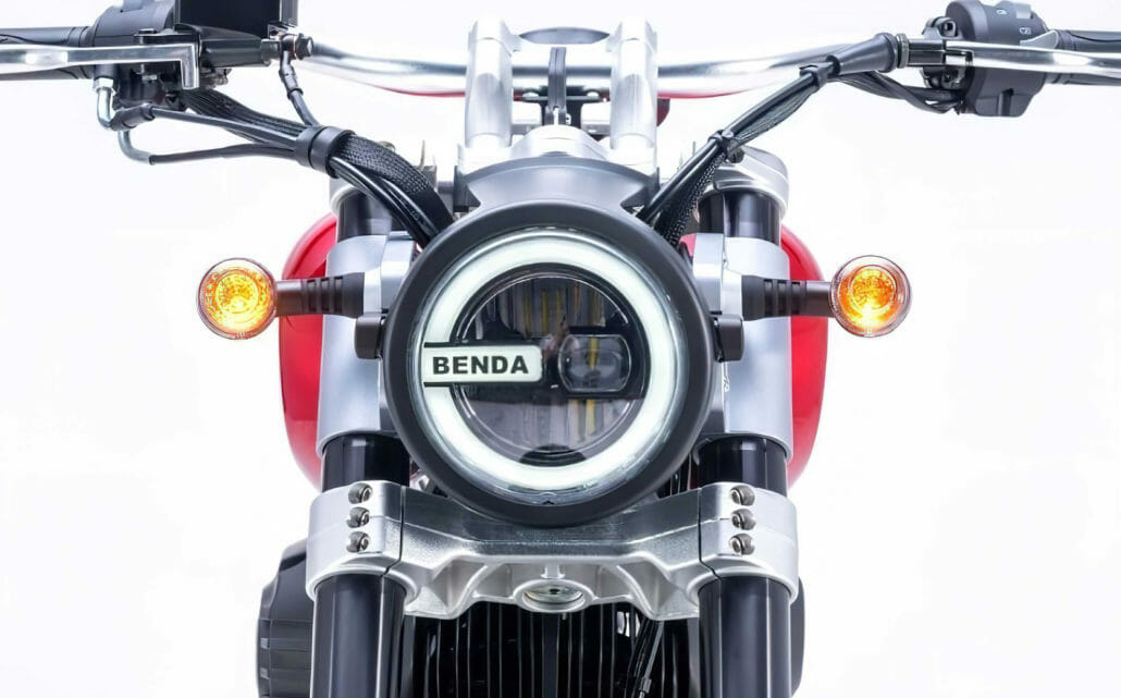 Benda BD300 Sporty 37