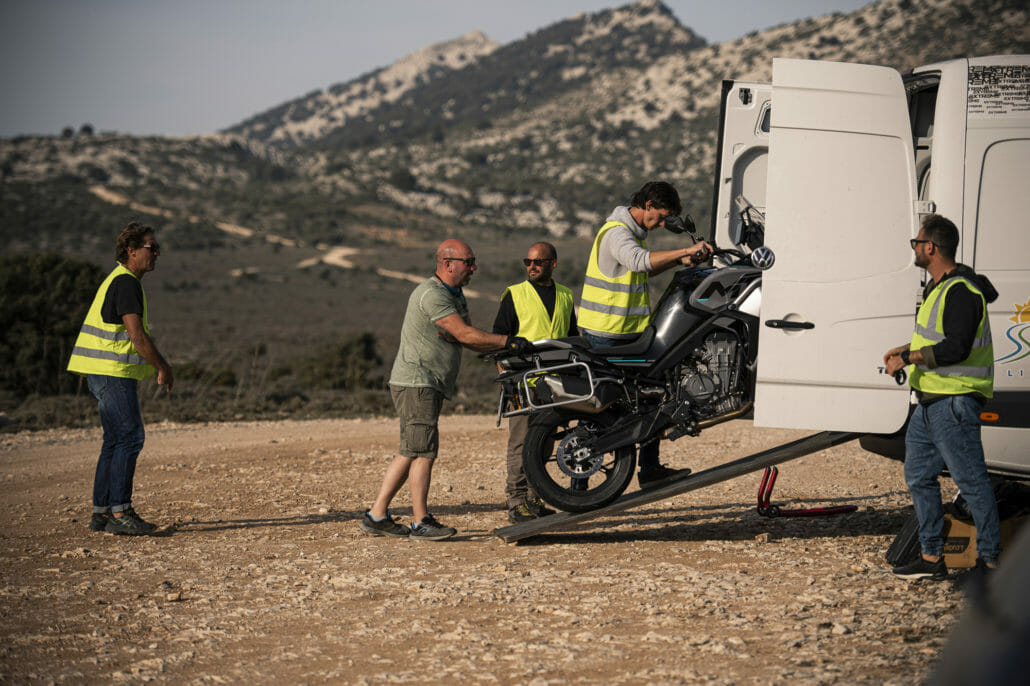 CFMoto 800MT offiziell vorgestellt 33 CFMoto MT800 2021 6