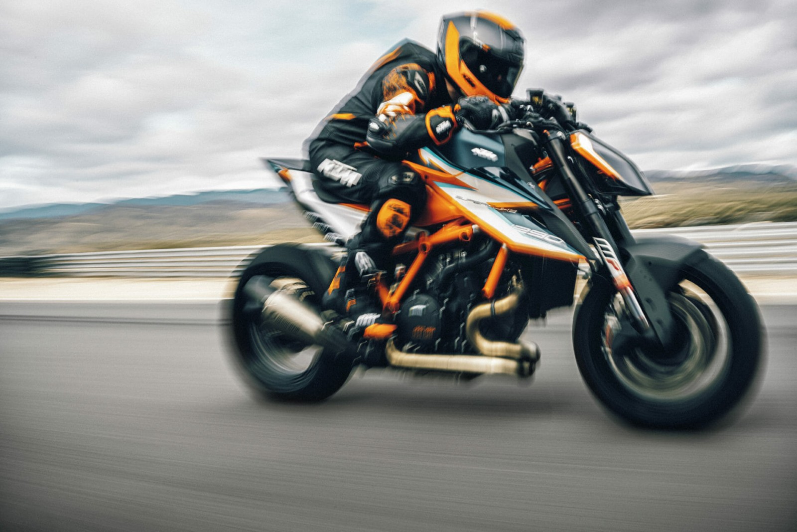 KTM 1290 Super Duke RR sold out 25 KTM 1290 Super Duke RR 2021 16