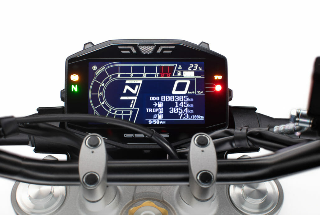 Suzuki GSX S950 11