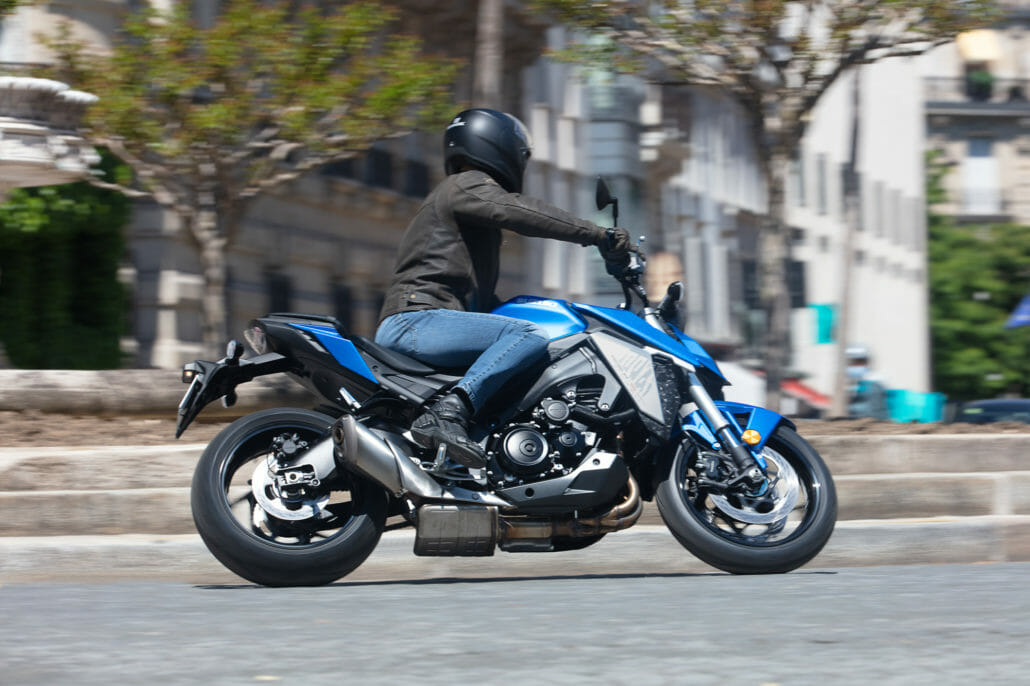 Suzuki GSX S950 21