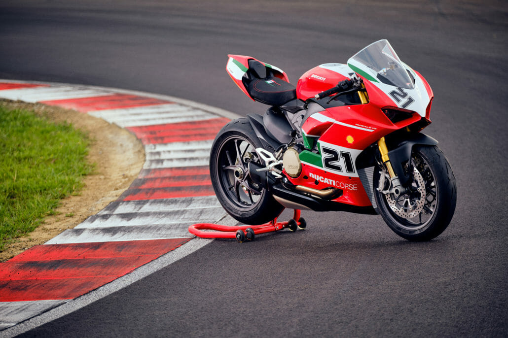 Ducati Panigale V2 Bayliss 1st Championship 20th Anniversary 30