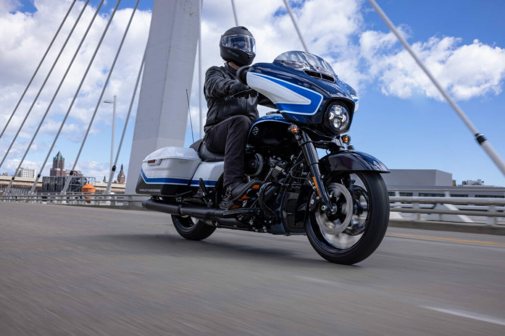 Harley Davidson Street Glide Special Arctic Blast 2