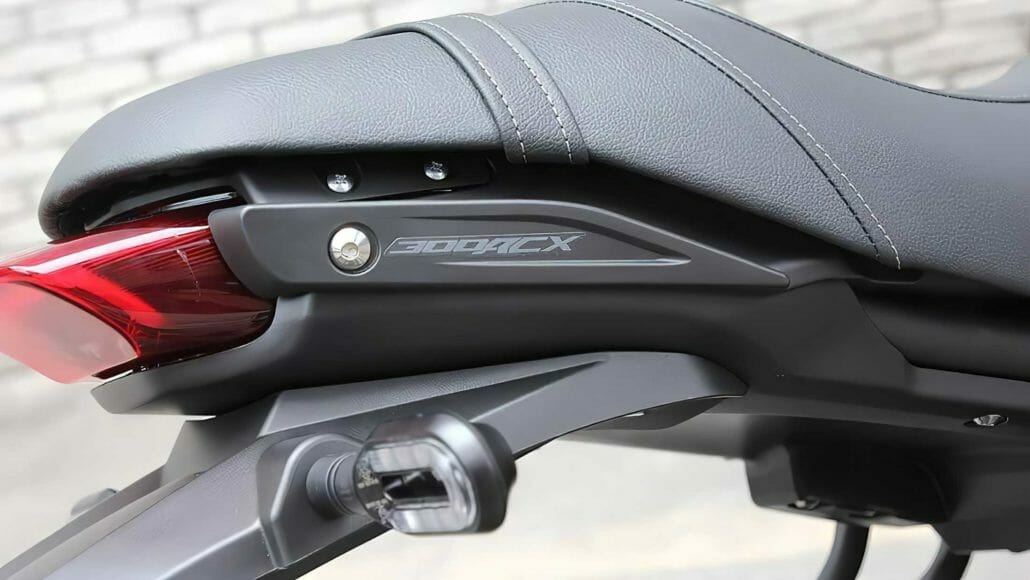 Voge 300 ACX 9