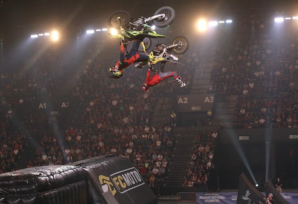 Spektakuläres Comeback der NIGHT of the JUMPs - Team Germany siegt bei der Freestyle of Nations Premiere in der Schweiz 28 Cesak Haase NOTJ Basel 1M8A2647 m