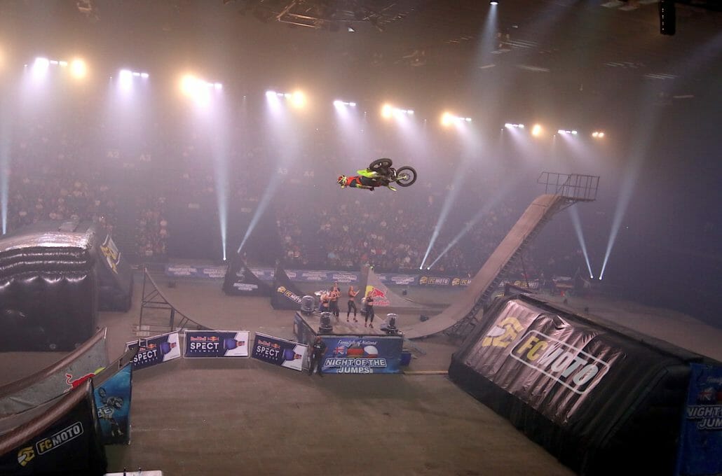 Spektakuläres Comeback der NIGHT of the JUMPs - Team Germany siegt bei der Freestyle of Nations Premiere in der Schweiz 29 Cesak NOTJ Basel 1M8A2423 m